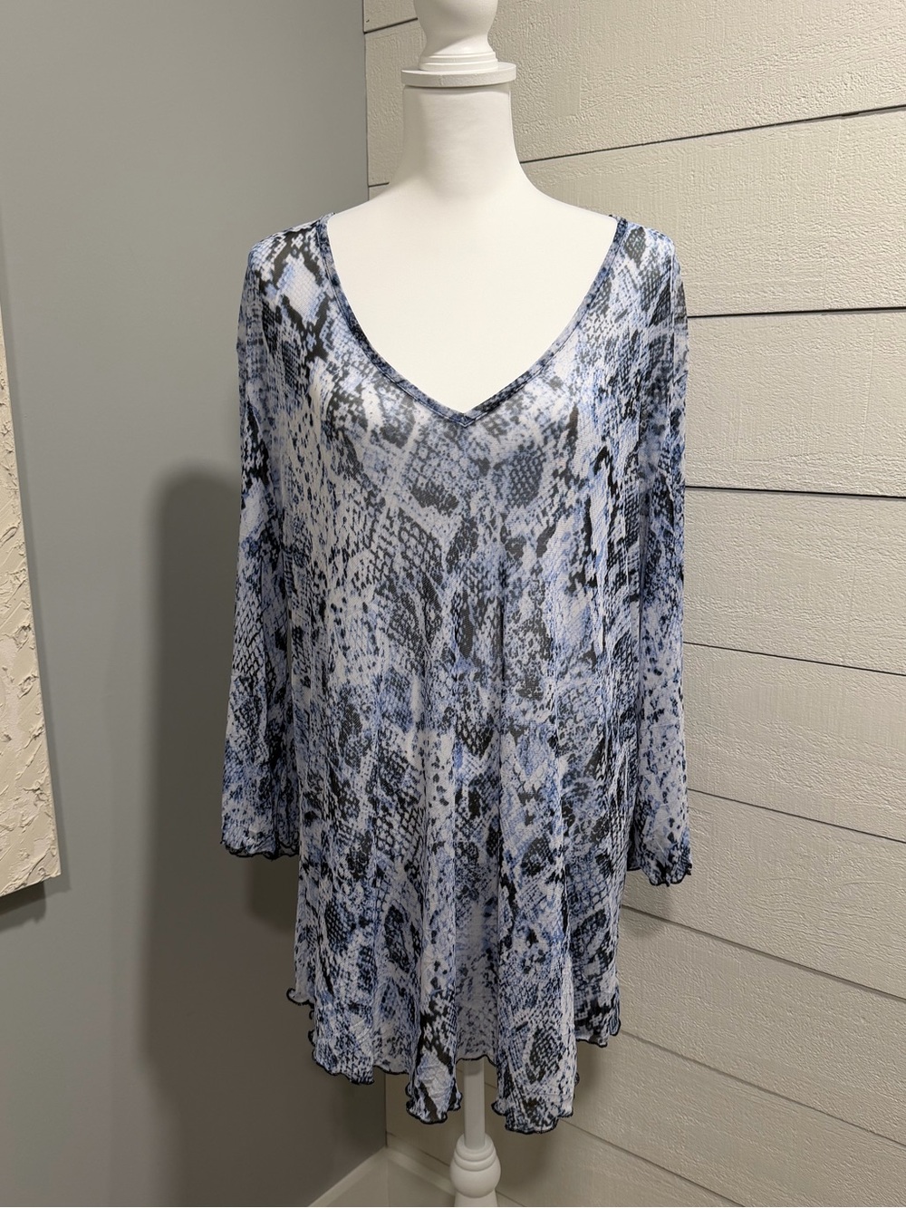Jordan Taylor Ivory and Blue Snake Print V-Neck Cover-up